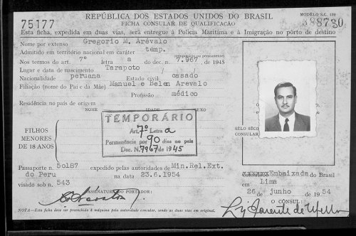 Ficha consular brasileña de 1945 del médico Dr. Gregorio Manuel Arévalo Delgado.jpg